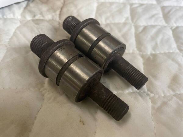 陸王1200 ガーターホーク用ロックカースタッドボルト未使用2本 令和7年1月16日