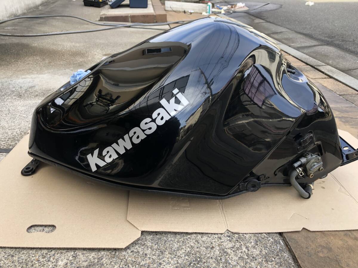 Yahoo!オークション -「zzr1100cタンク」の落札相場・落札価格