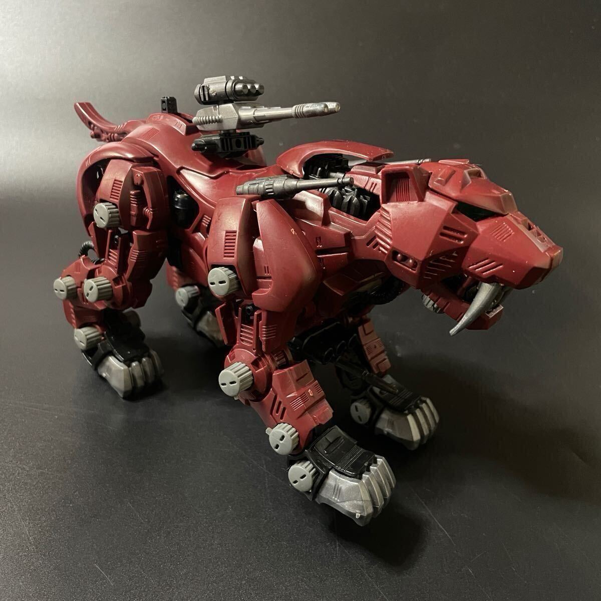 Amazon.com: Zoids AZ-05 Saber Tiger : Toys & Games