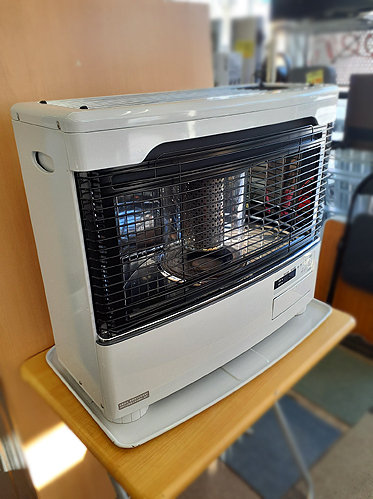 トヨトミ HR-650F 煙突 ストーブ （2019年製） 釧路市内 - 季節、空調家電