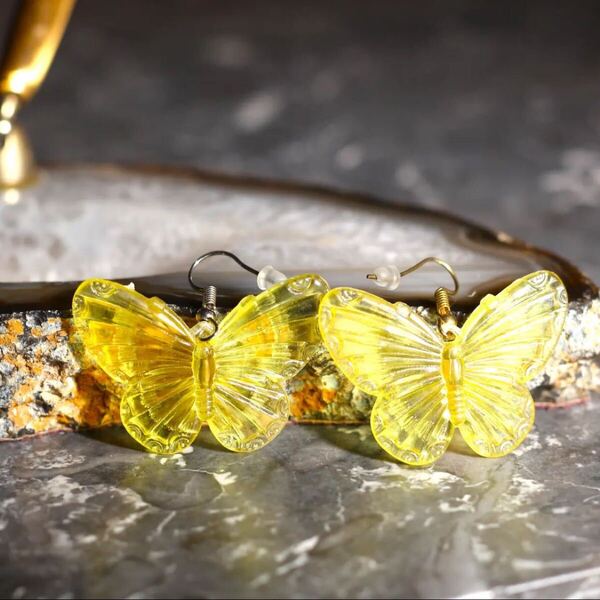 USA VINTAGE BUTTERFLY DESIGN SWING EARRING/アメリカ古着バタフライデザインぶら下がりピアス
