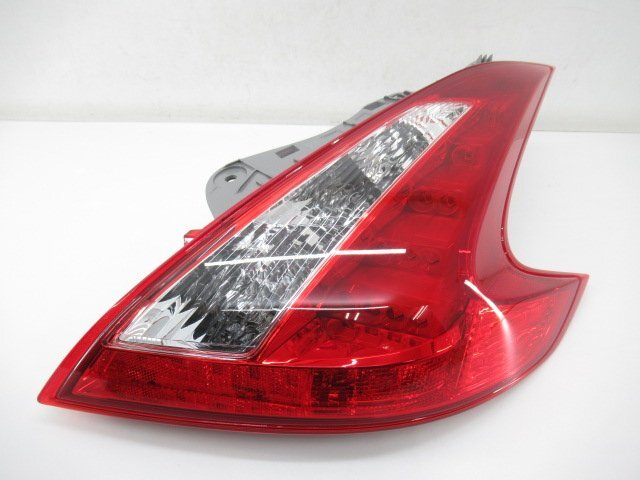 〇純正未使用品 フェアレディ Z Z34 後期 純正 右 テールライト テールランプ 刻印 G2 【 KOITO 220-63055 】 (M003735)