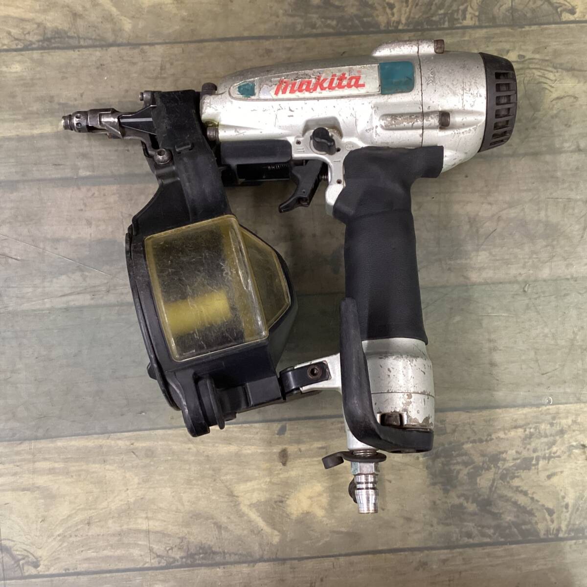 makita】【未使用品】マキタ『エア釘打ち機 常圧 50mm』AN504 1