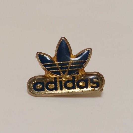 old adidas ヴィンテージ ピンバッジ 35個セット - メルカリ