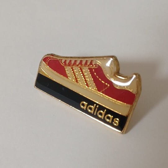 old adidas ヴィンテージ ピンバッジ 35個セット - メルカリ
