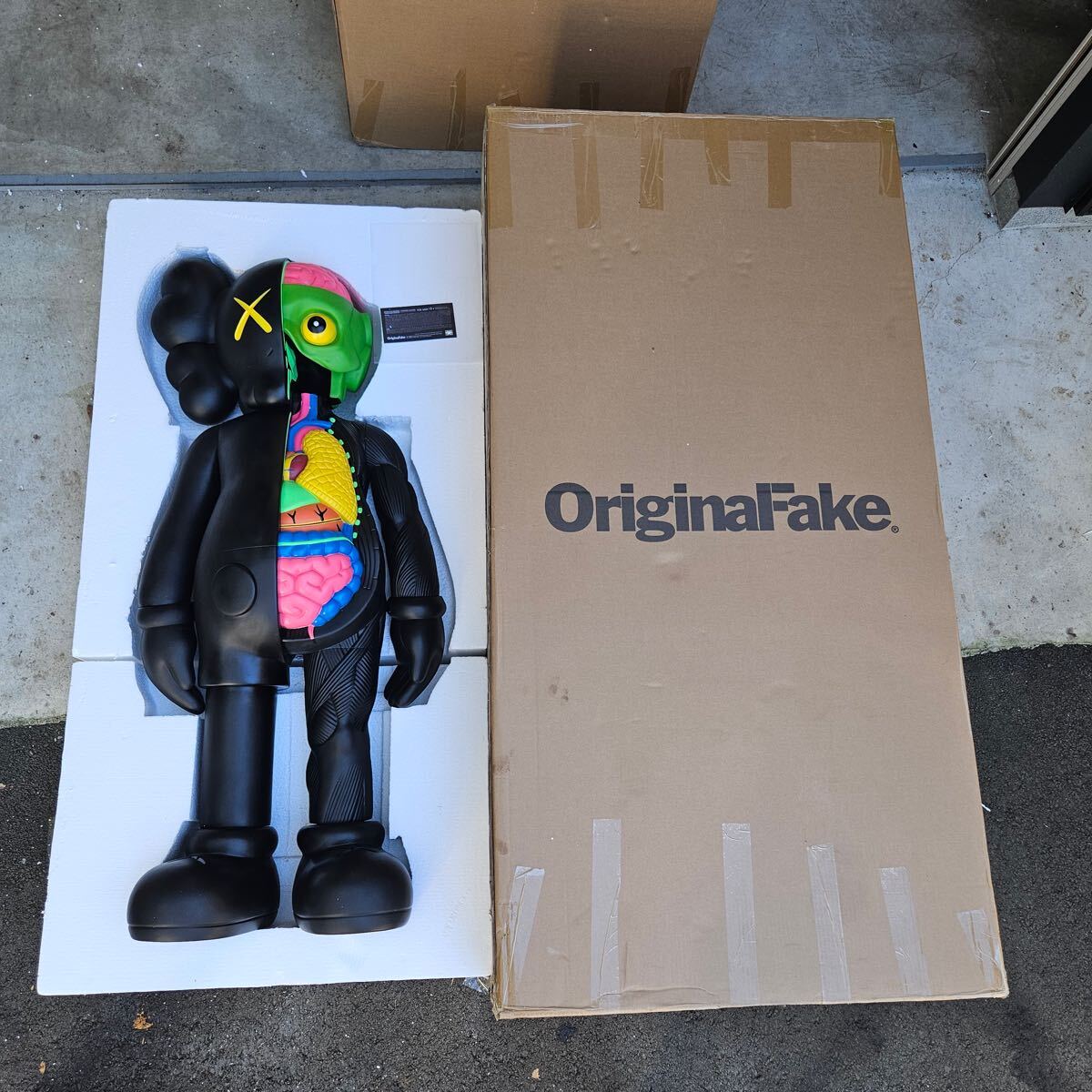 Yahoo!オークション -「originalfake kaws companion」の落札