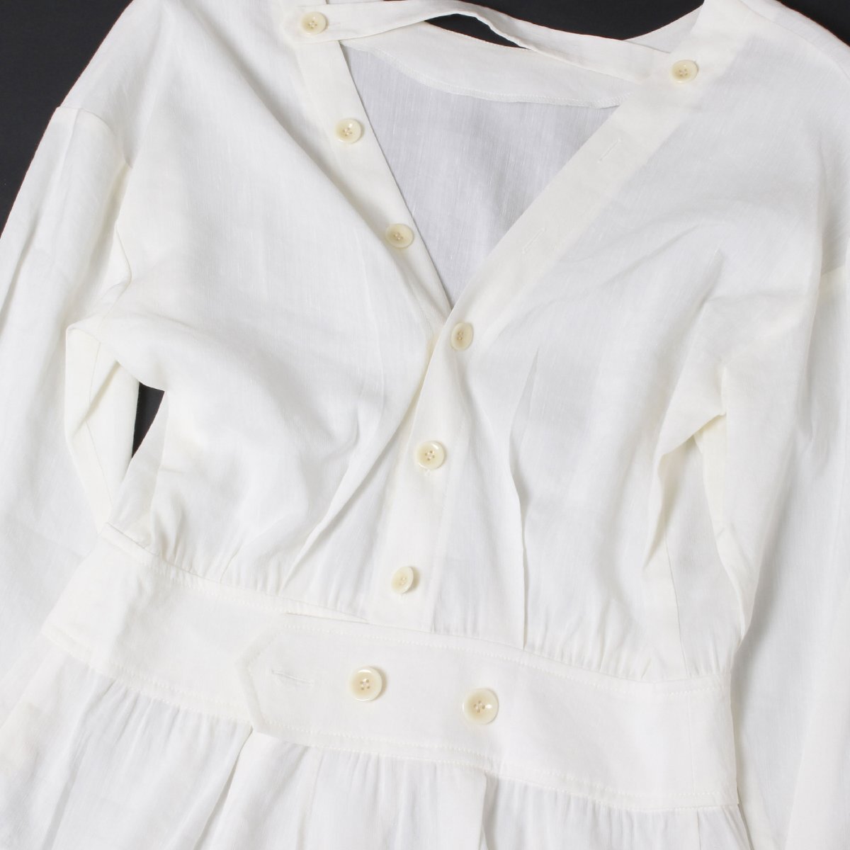 Uhr OPEN-BACK SHIRT 定価26,000円 size38 WHITE 18SSUhr-015 ウーア オープンバック シャツ Uhr OPEN-BACK SHIRT 定価26,000円 size38 WHITE 18SSUhr-015 ウーア オープンバック シャツ