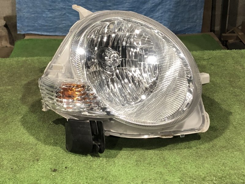 トヨタ 純正 シエンタ 《 NCP81G 》 右ヘッドライト 81110-52G60