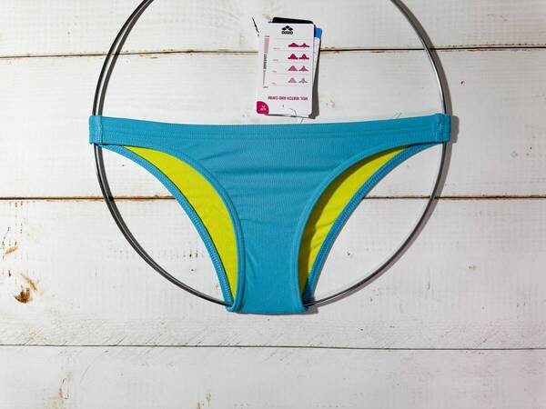 【即決】Arena アリーナ 女性用 ビーチバレー ビキニ ショーツ 水着 ブルマ Free MARTINICA 海外XXS