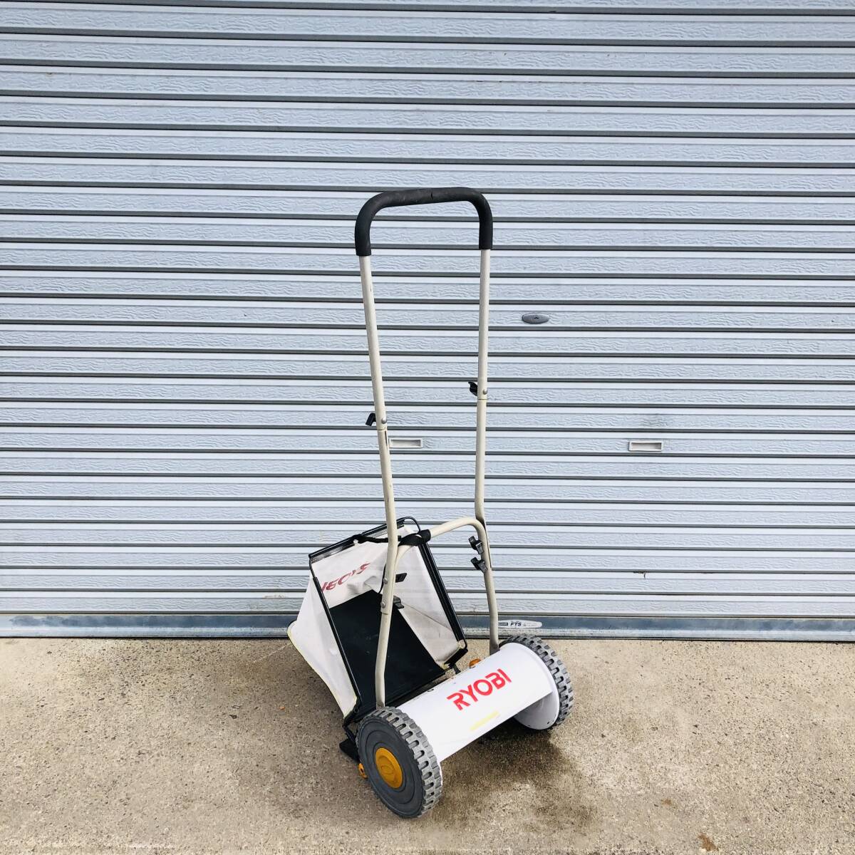 機械と工具のテイクトップ / リョービ/RYOBI 手動式芝刈機 HLM-3000 刈込幅300mm リール5枚刃 質量6.5kg
