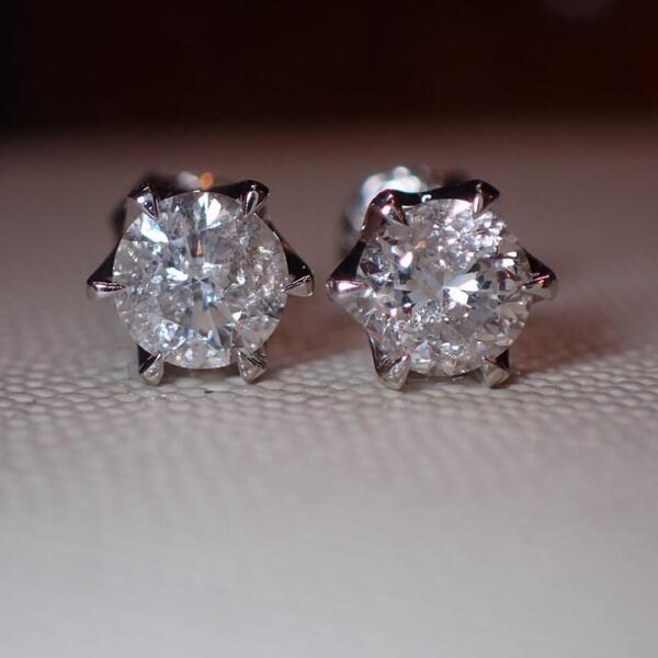 pt900 ダイヤモンド一粒ピアス 計0.64ct