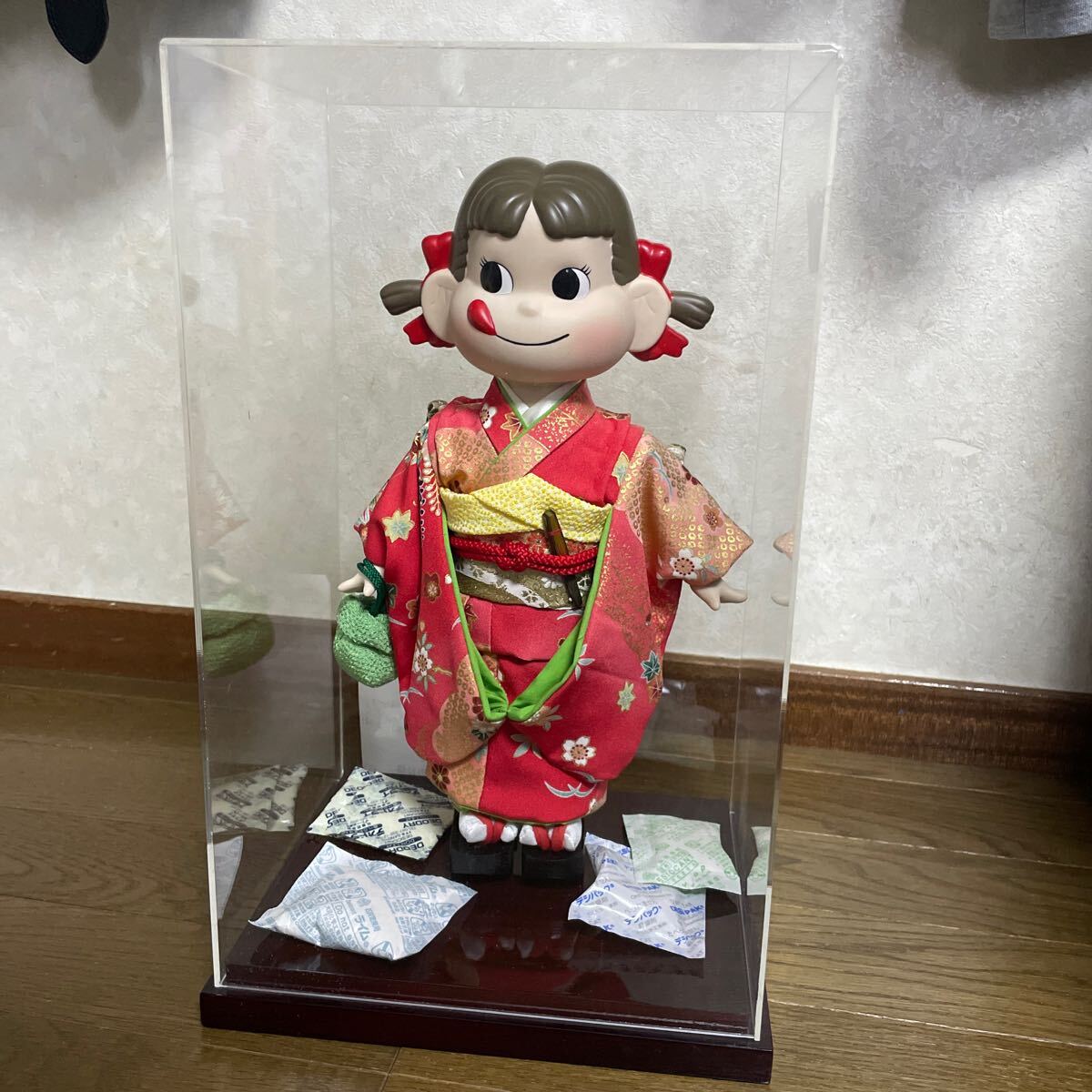 Yahoo!オークション -「ペコちゃん誕生50周年晴れ着ペコちゃん Yahoo!オークション -「ペコちゃん誕生50周年晴れ着ペコちゃん