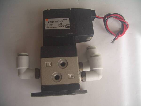 ソレノイドバルブ(電磁弁)SMC VF1120-5LOZ-01 中古送料込み No,2