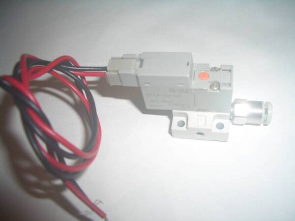 ソレノイドバルブ(電磁弁)SMC SY114-5M-M3 中古送料込み