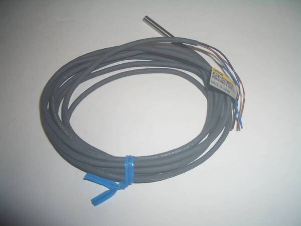 近接センサ OMRON オムロン E2E-CR8C2 (新古品)