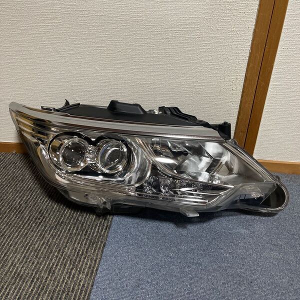 トヨタ/TOYOTA カムリ AVV50 後期 純正 右ヘッドライト KOITO 33-185 刻印 F 送料込み no 57