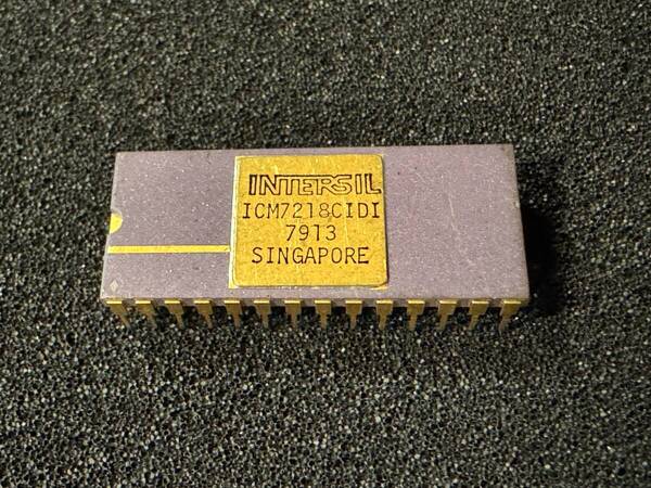 ICM7218CIDI ビンテージ・セラミック 1個