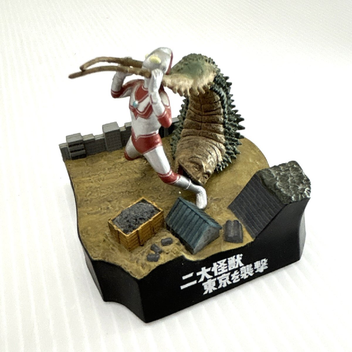 Yahoo!オークション -「ウルトラマン フィギュア ジオラマ」の