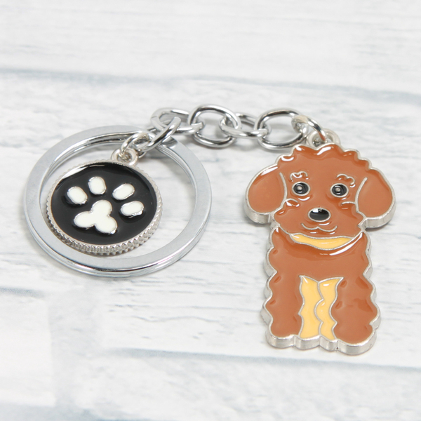 トイプードルのキーホルダー ブラウン バッグ・リード・首輪のチャーム 犬の柄 新品 未使用品