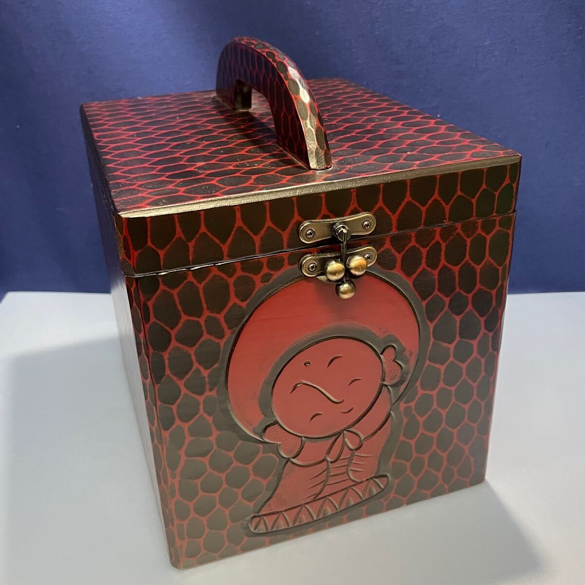 昭和レトロ】鎌倉彫 木製衣装箱 入り子 （アンティーク雑貨 在銘