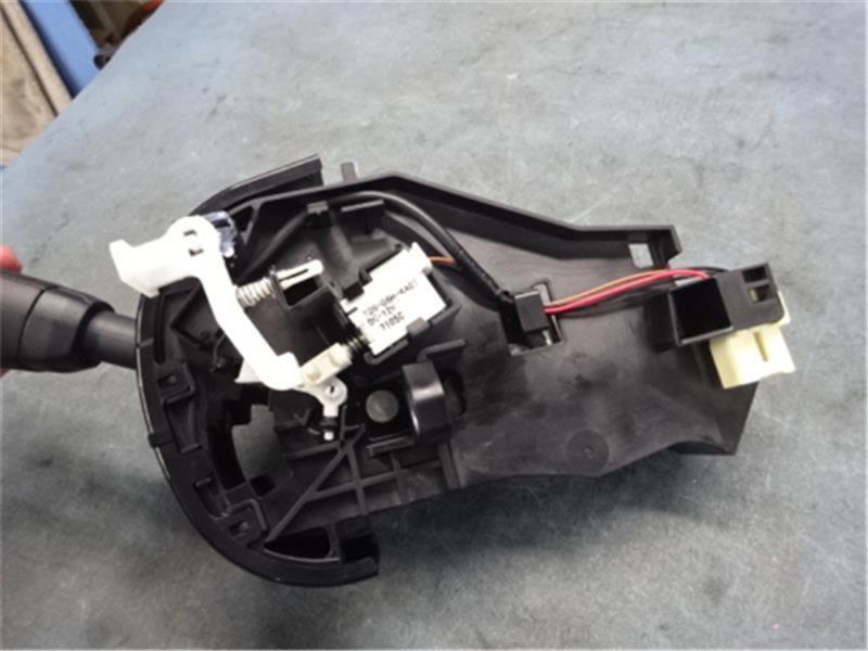 ダイハツ 純正 タント 《 LA600S 》 シフトレバー 33550-B2700-C1 P71100-24010635 ダイハツ 純正 タント 《 LA600S 》 シフトレバー 33550-B2700-C1 P71100-24010635