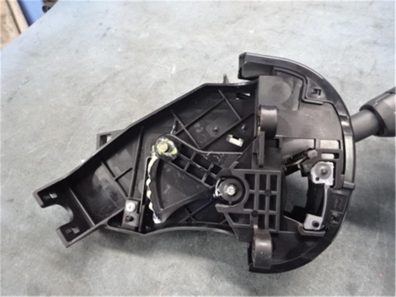 ダイハツ 純正 タント 《 LA600S 》 シフトレバー 33550-B2700-C1 P71100-24010635 ダイハツ 純正 タント 《 LA600S 》 シフトレバー 33550-B2700-C1 P71100-24010635