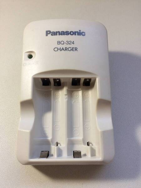 ◆即決◆美品(使用感薄)◆Panasonic/パナソニック◆BQ-324◆エボルタ/EVOLTA◆単3/単4形ニッケル水素ニッカド電池 急速充電器◆動作品◆