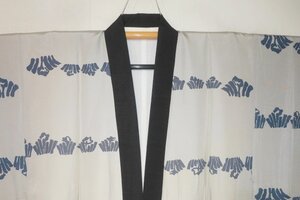 弐10098 本絹羽二重染袷長襦袢 裄66丈143К灰銀ネズ色地に菖蒲革 新品 いい着物にはいい長襦袢 紋付にする生地を使ってます 極美品