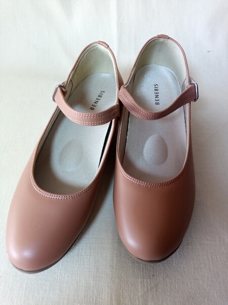 10996 ★★ BENEBIS ストラップパンプス サイズ23cm