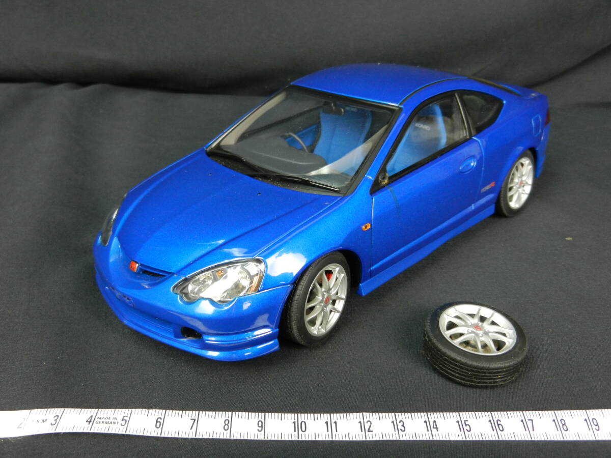 AUTOART 1/18 PERFORMANCE BLACK HONDA ACURA INTEGRA TYPE R