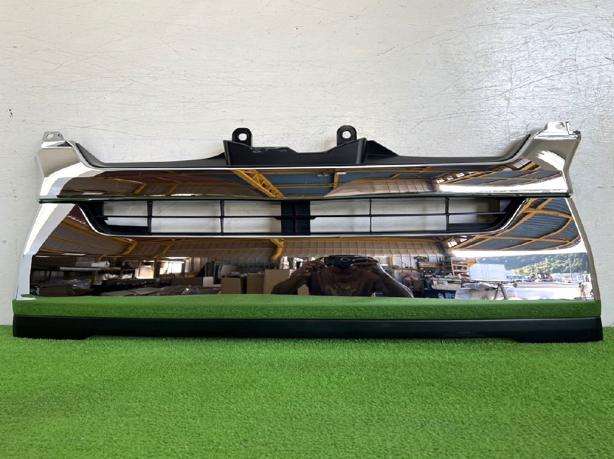 74720◇TRH200系/KDH200系/GDH200系 ハイエース 4型.5型 【標準ボディー用】【後期】純正 フロントグリル53111-26510/30◇ほ7-G1.