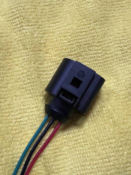 VW GOLF4 NEW BEETLE AUDI A4 A5 A6等 3ピン コネクター 1J0973703 1J0 973 703