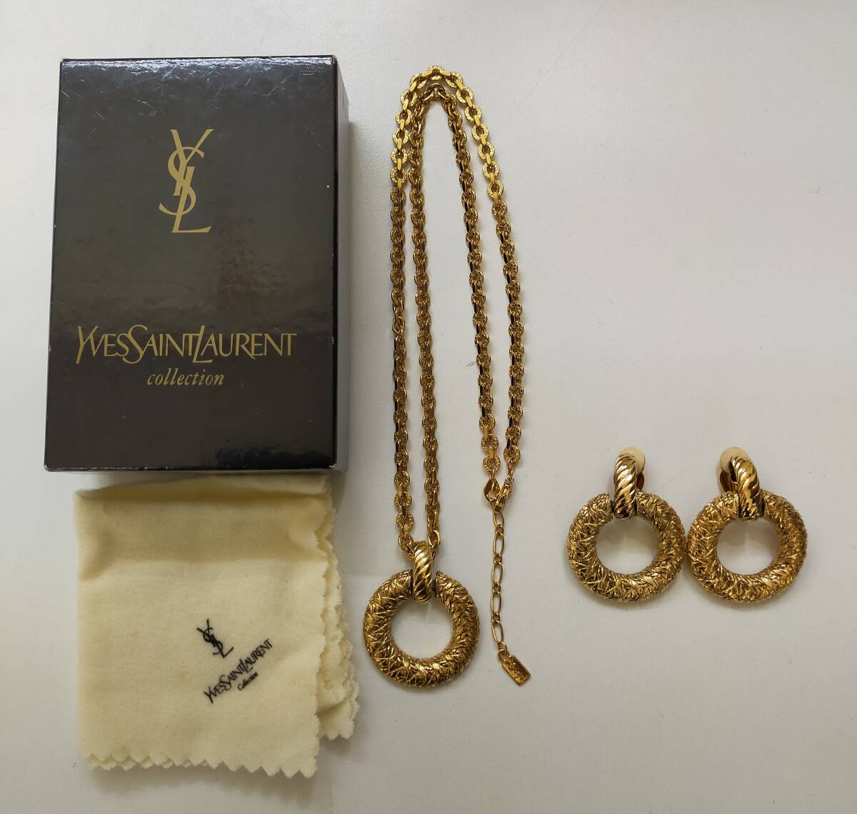 Yves Saint Laurent イヴサンローラン ネックレス YSL ロゴ ゴールド ヴィンテージ | アクセサリー,ネックレス | Brand  Boutique SiSSY.Japon｜シシィ・ジャポン ,国立,買取強化中