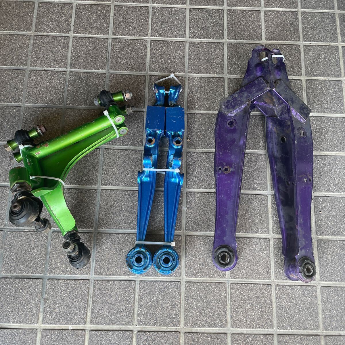 アリストフロントアッパーアーム値下げ交渉可