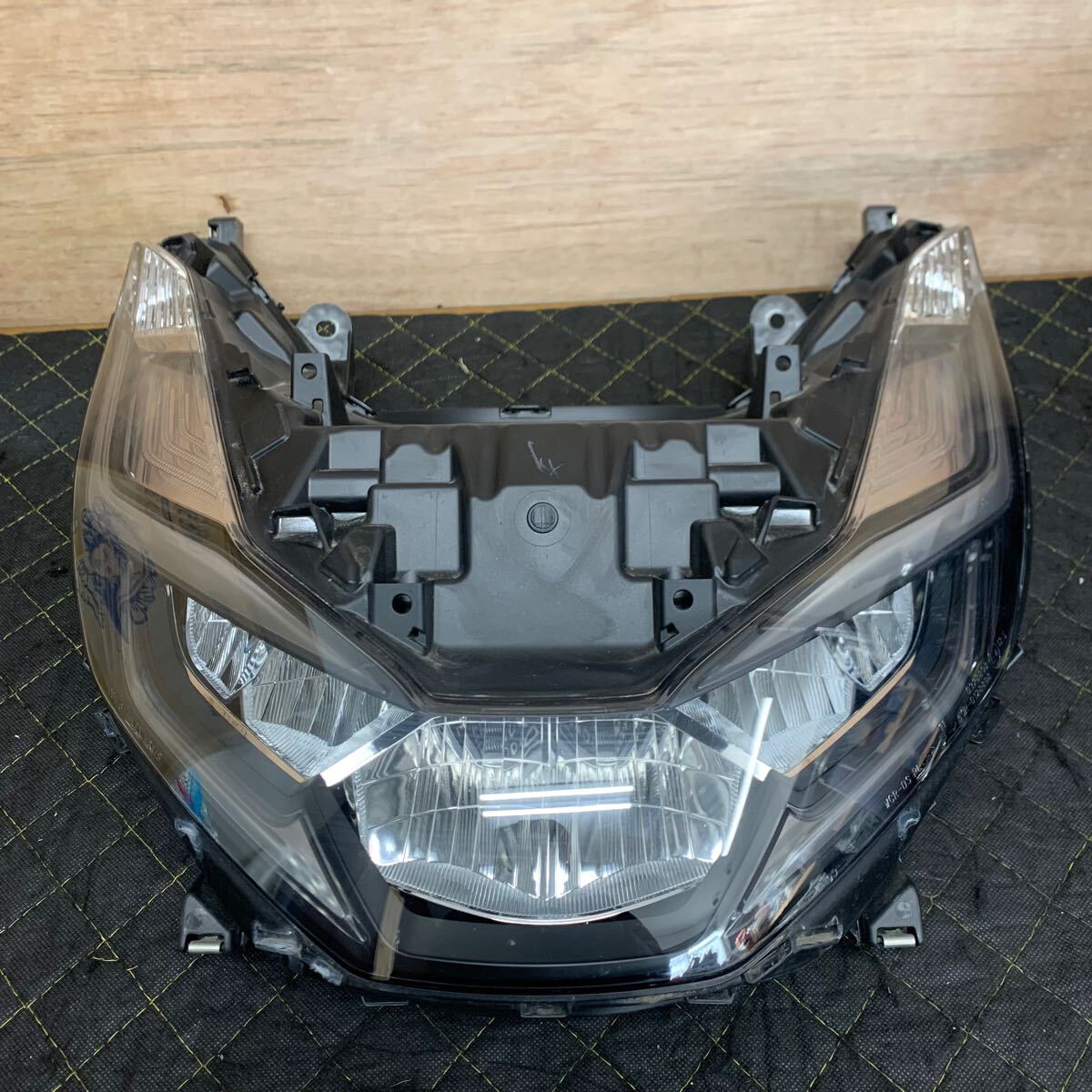 Yahoo!オークション -「pcx jk05 ヘッドライト」の落札相場 Yahoo!オークション -「pcx jk05 ヘッドライト」の落札相場