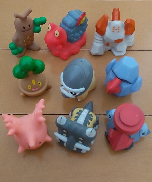 送料込み!ポケモンキッズ いわタイプ9個セット/指人形/フィギュア ソフビ/ウソッキー ウソハチ サニーゴ レジロック マグカルゴなど/大量