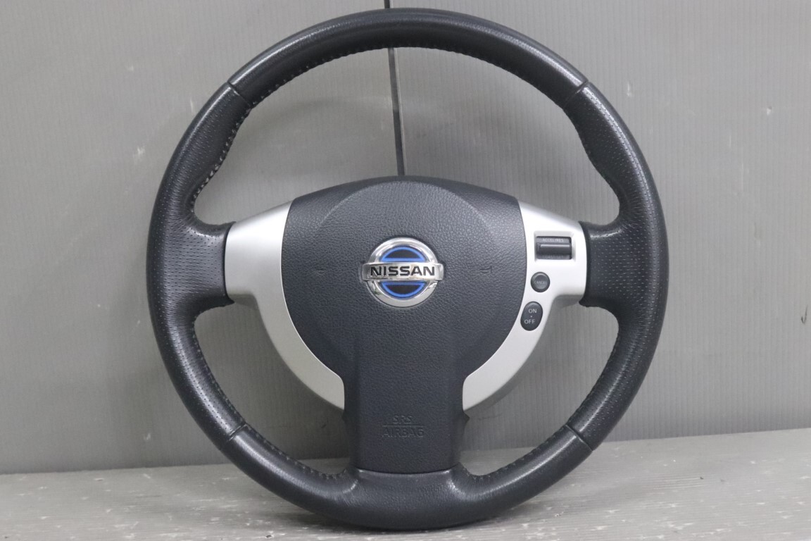 エクストレイルのT31エクストレイル・ステアリングスイッチ取付