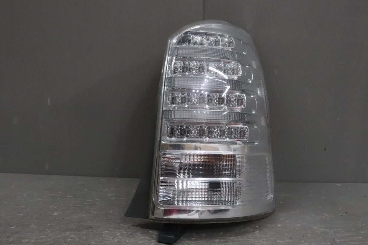 ウィッシュ ZGE20 テールランプセット ICHIKOH 68-19 ウィッシュ ZGE20 テールランプセット ICHIKOH 68-19(Yahoo