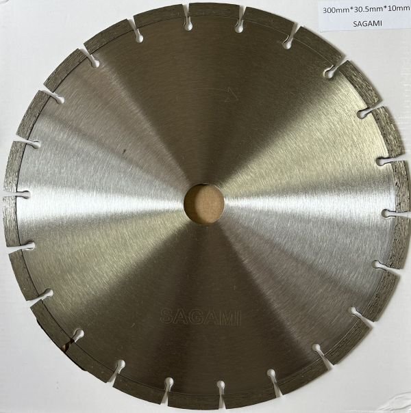 Yahoo!オークション -「300mm」(コンクリートカッター) (切断機 Yahoo!オークション -「300mm」(コンクリートカッター) (切断機