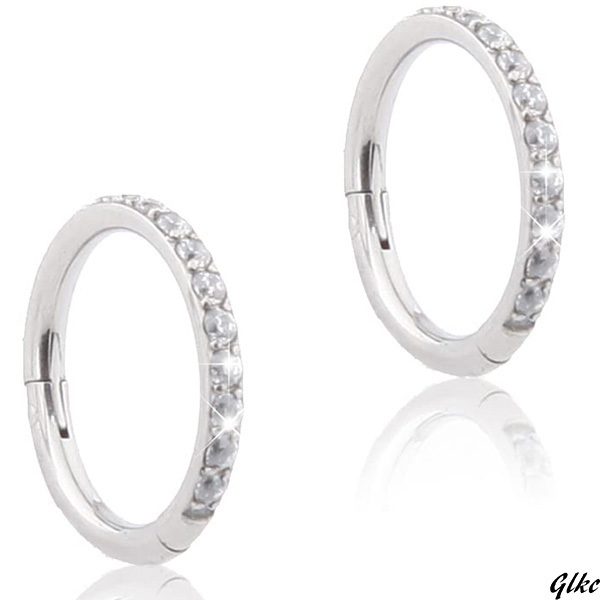 【様々なシーンで活躍できる、上品で高級感のあるアクセサリー】 チタン フープピアス 10mm リング ジルコン ファッション