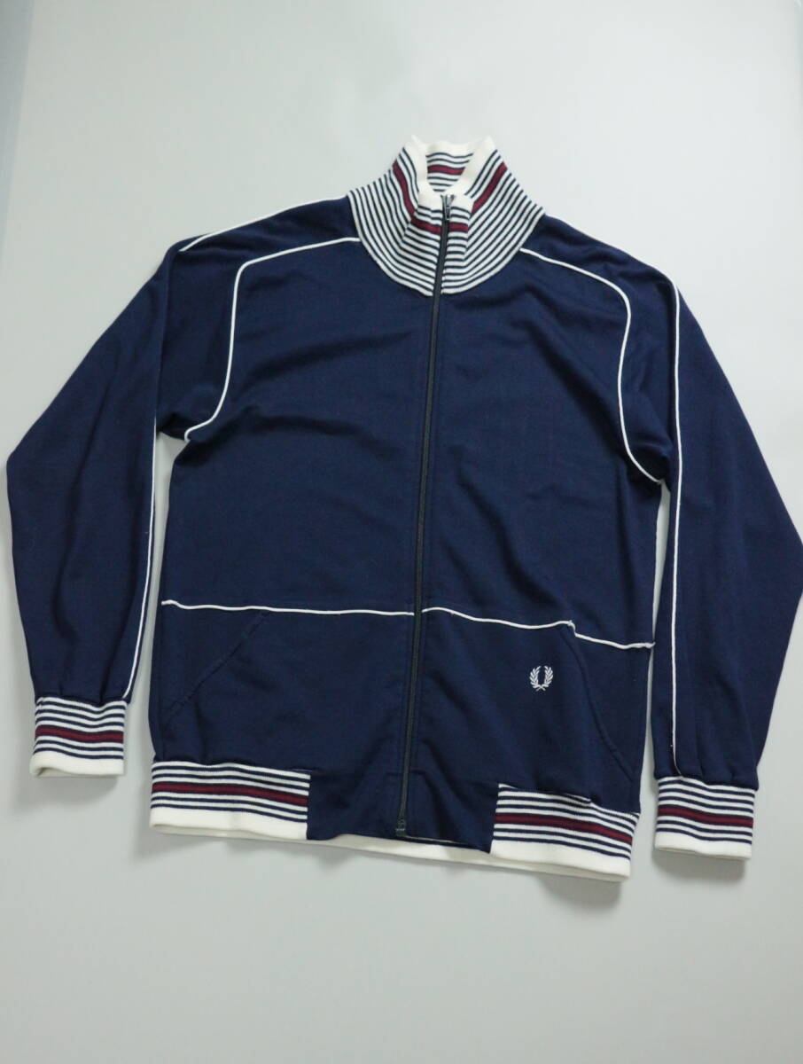 80s~90s フレッドペリー ヴィンテージニット Ｖネック イギリス製 水色 80s~90s フレッドペリー ヴィンテージニット Vネック イギリス
