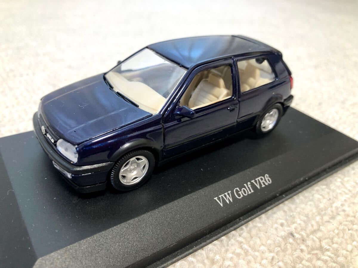 BMW VINTAGE Schabak 850i 1:24 scale dark blue model car in
