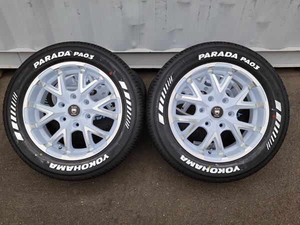 200系 ハイエース ホイール タイヤ 17インチ 新品 4本セット ヨコハマタイヤ パラダ 215/60R17 ホワイトレター