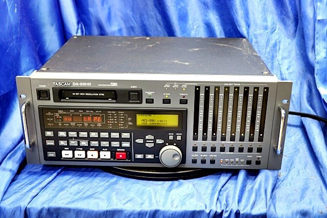 TASCAM タスカム DA-98 プロ用 デジタルマルチトラックレコーダー Yahoo!オークション -「tascam da」(マルチトラックレコーダー