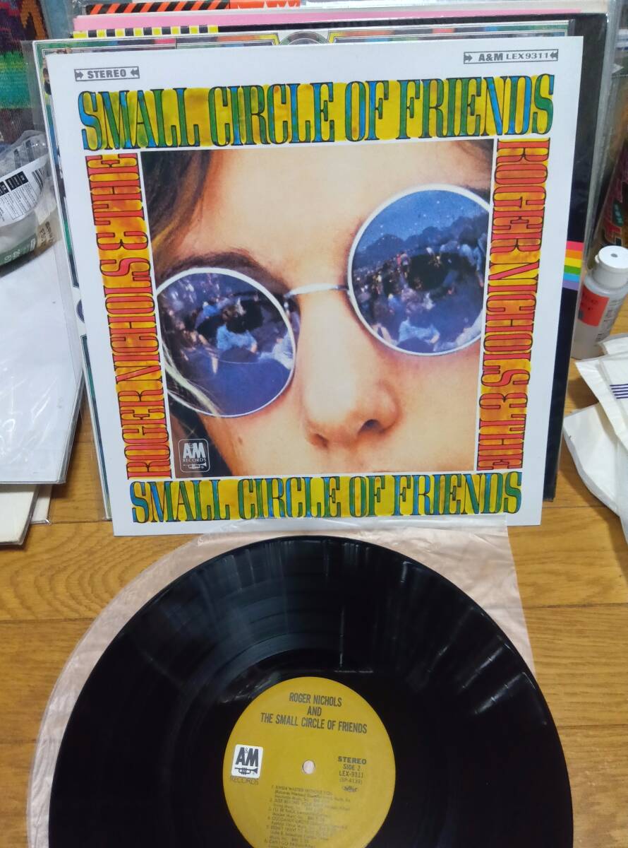 Yahoo!オークション -「small circle of friends」(レコード) の Yahoo!オークション -「small circle of friends」(レコード) の
