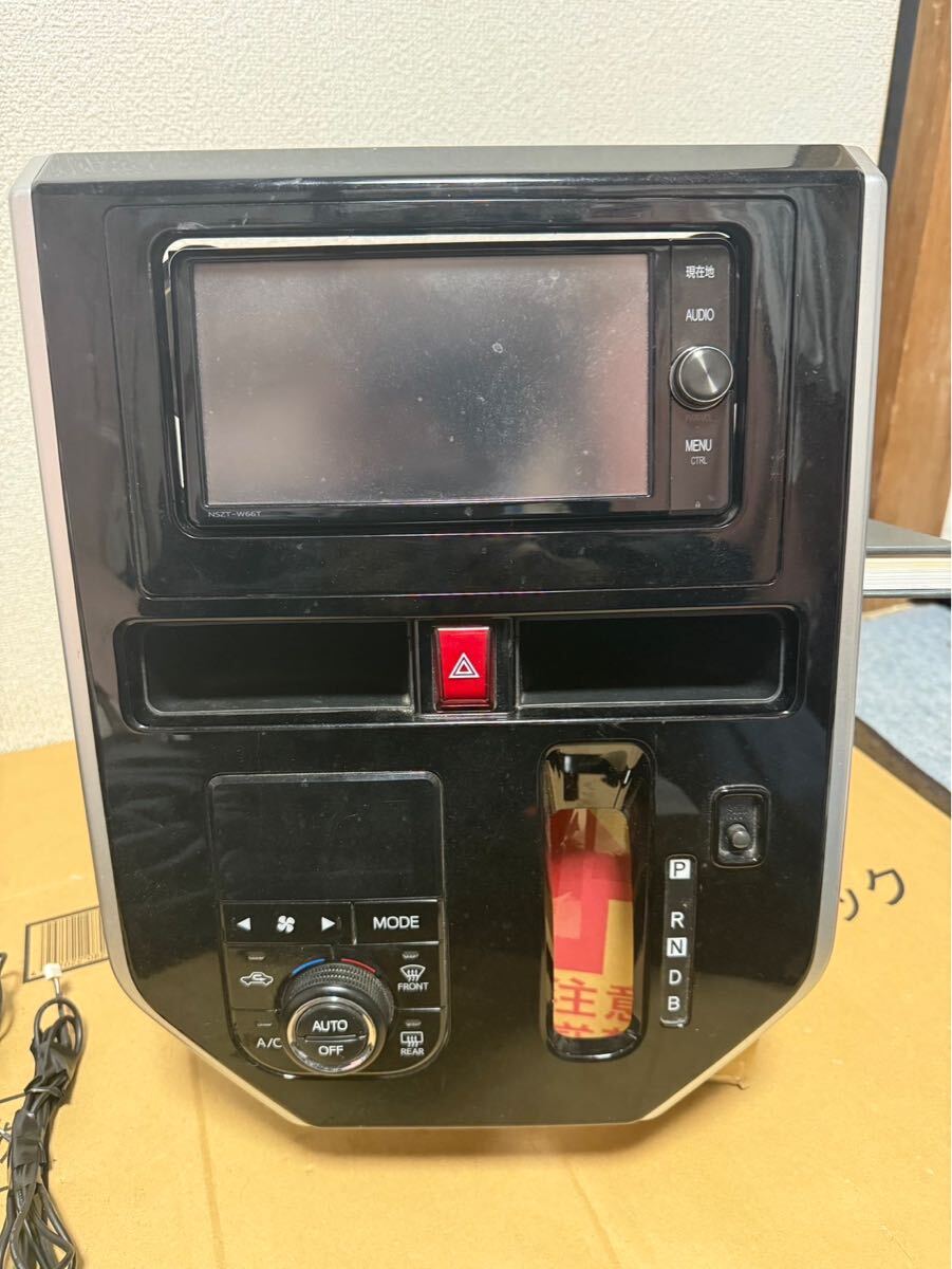 トヨタ純正ナビ NSZT-W66T メモリーナビ パネルセット 動作確認済み 直接引き取り歓迎出品 フルセグ 中古品 トヨタルーミーにて使用