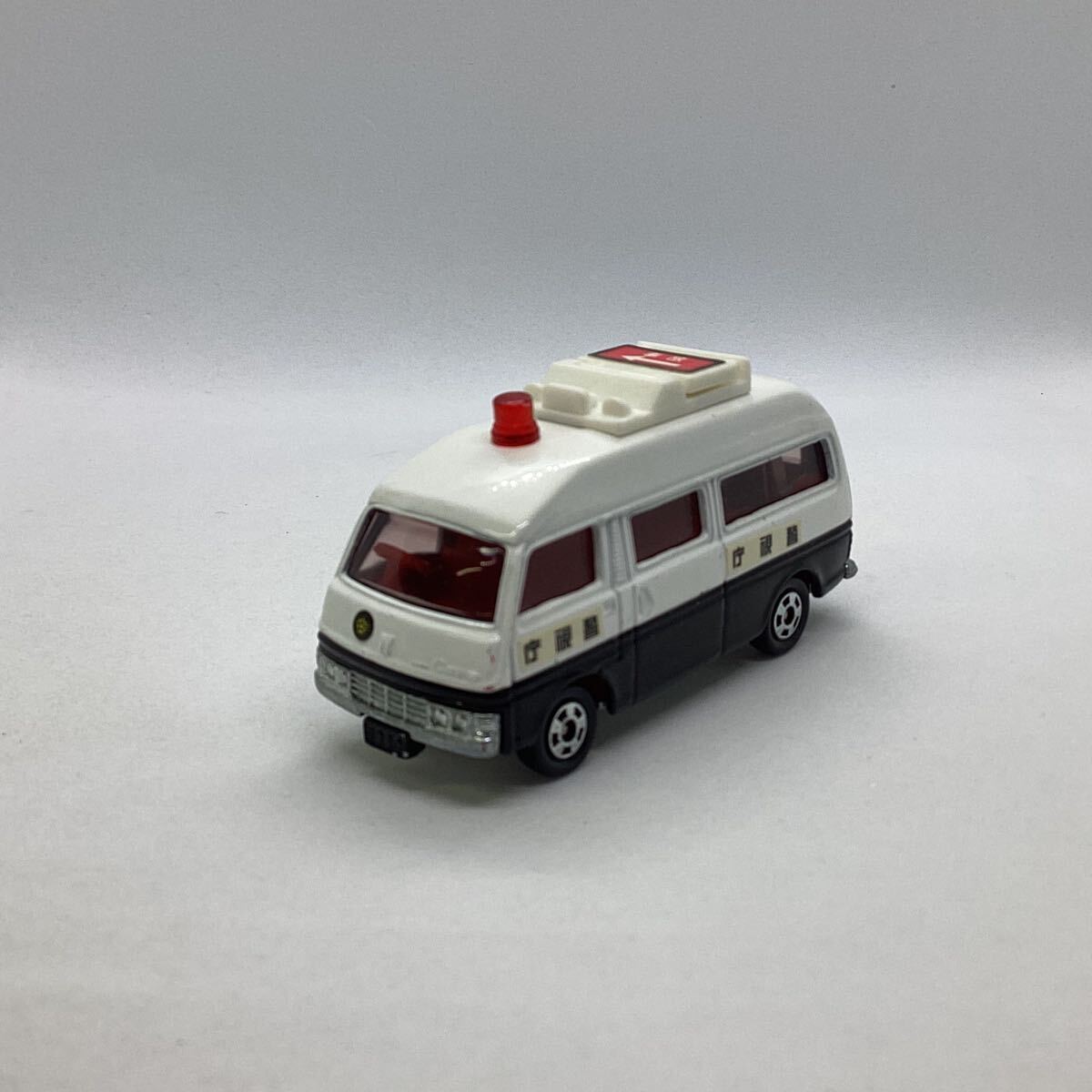 Yahoo!オークション -「キャラバン パトカー」(トミカ) (自動車 Yahoo!オークション -「キャラバン パトカー」(トミカ) (自動車