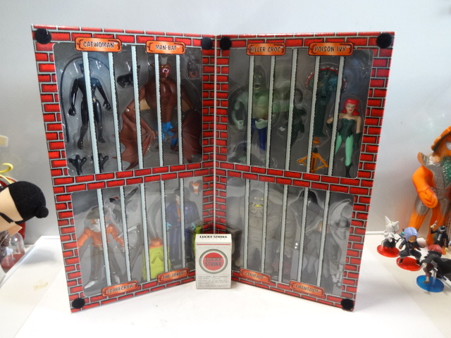 レア希少★ビンテージ 90sバットマン ローグスギャラリー アメコミ フィギュア Yahoo!オークション -「rogues gallery」(バットマン) (アメコミ