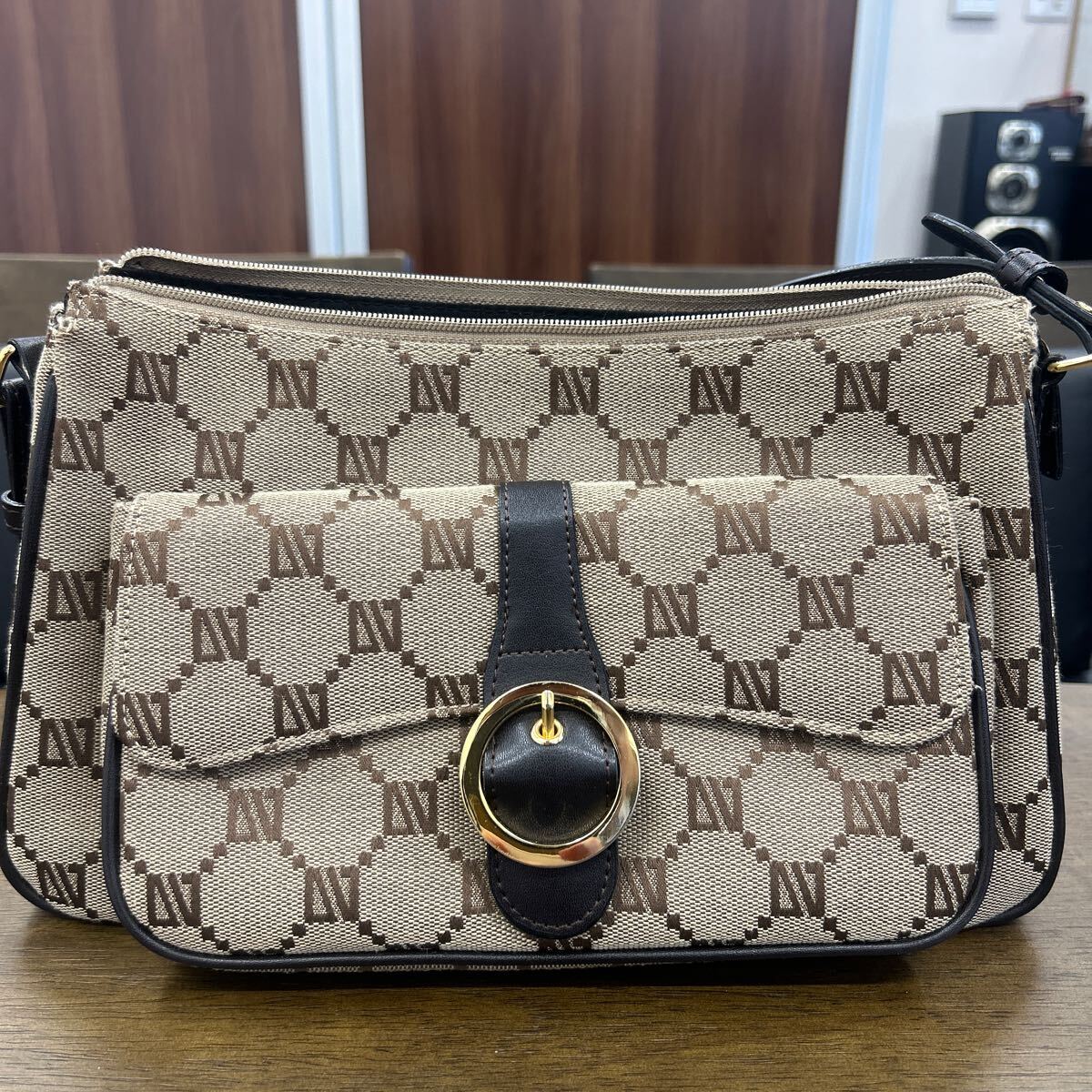 Yahoo!オークション -「diana valentino バッグ」の落札相場 Yahoo!オークション -「diana valentino バッグ」の落札相場