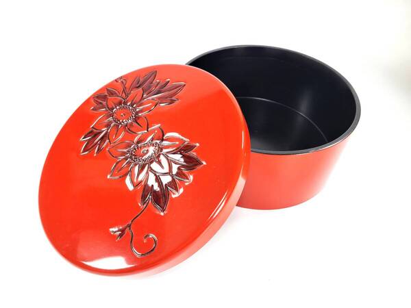 【送料無料・蔵出し】朱色 茶器入れ 漆器 うるし塗 日本伝統工芸品 レトロ 直径約32cm 高さ約13cm